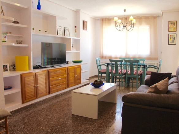 Apartamento en Av.1º de mayo, Alfara del Patriarca – A0169-3