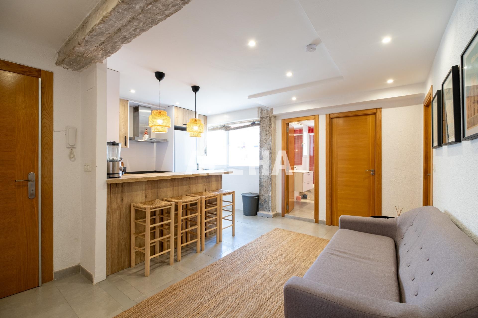 HABITACIONES PARA ESTUDIANTES CEU (SOLO CHICAS) DISPONIBLES DESDE EL 16 DE JUNIO DE 2026 Habitación en Mediterranea, Moncada – A0715-H4