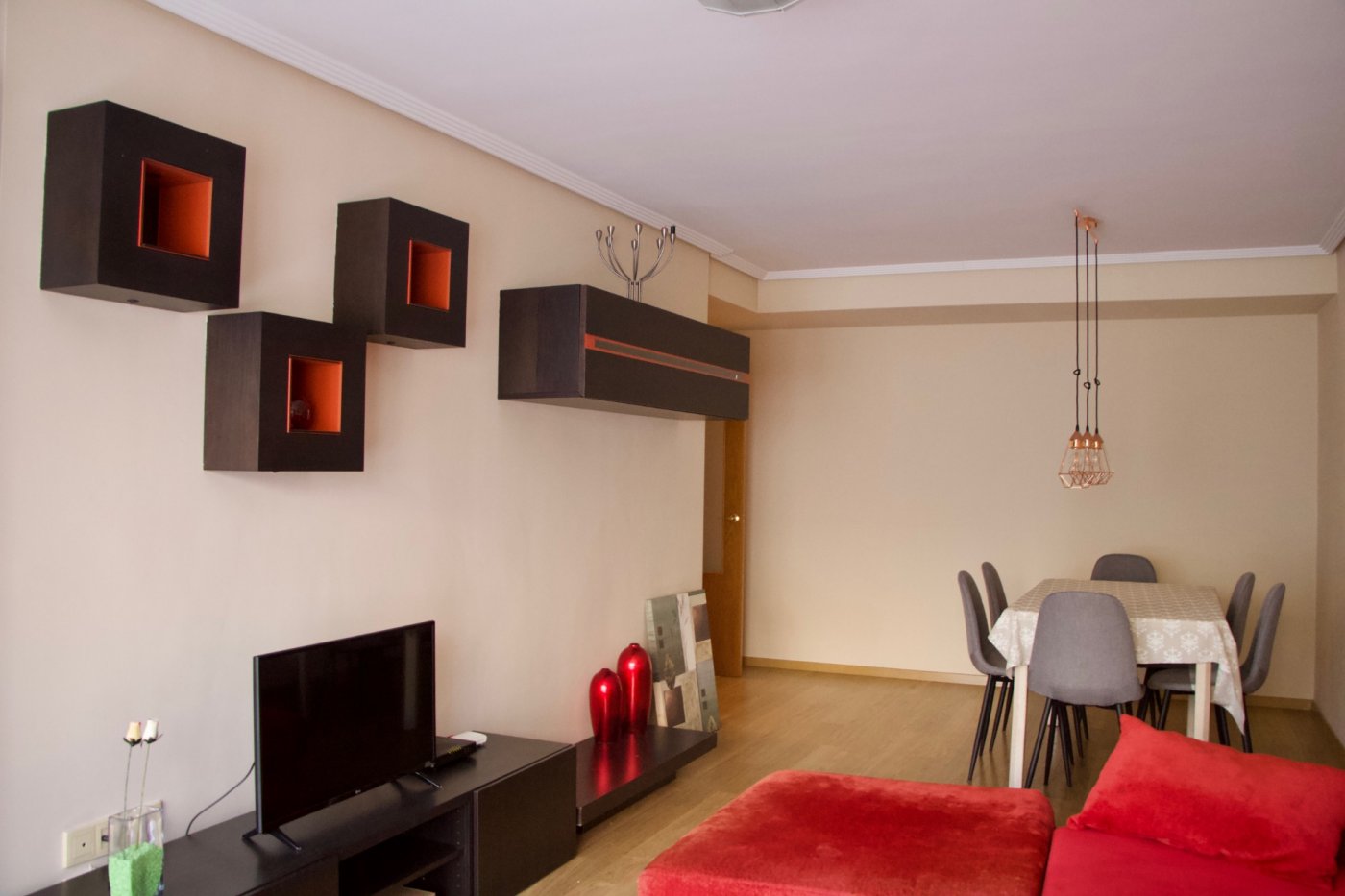 ALQUILER PARA ESTUDIANTES. DISPONIBLE A PARTIR DEL 15 DE AGOSTO DE 2026 Apartamento en Calle Colon, Moncada – A0233-4