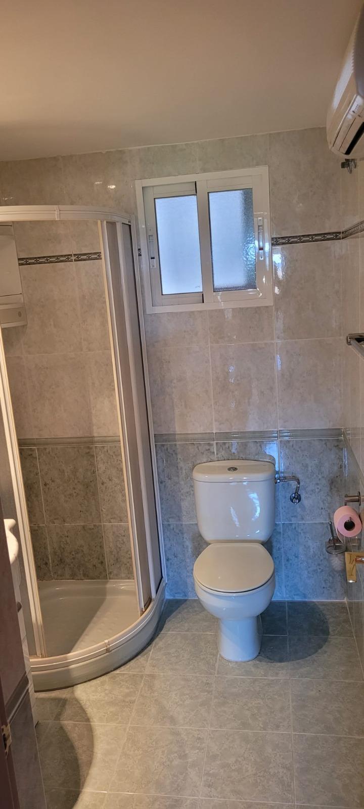 HABITACIÓN PARA ESTUDIANTES CERCA DE LA UNIVERSIDAD CEU SOLO CHICAS Habitación en MONCADA, Moncada – A0627-H2