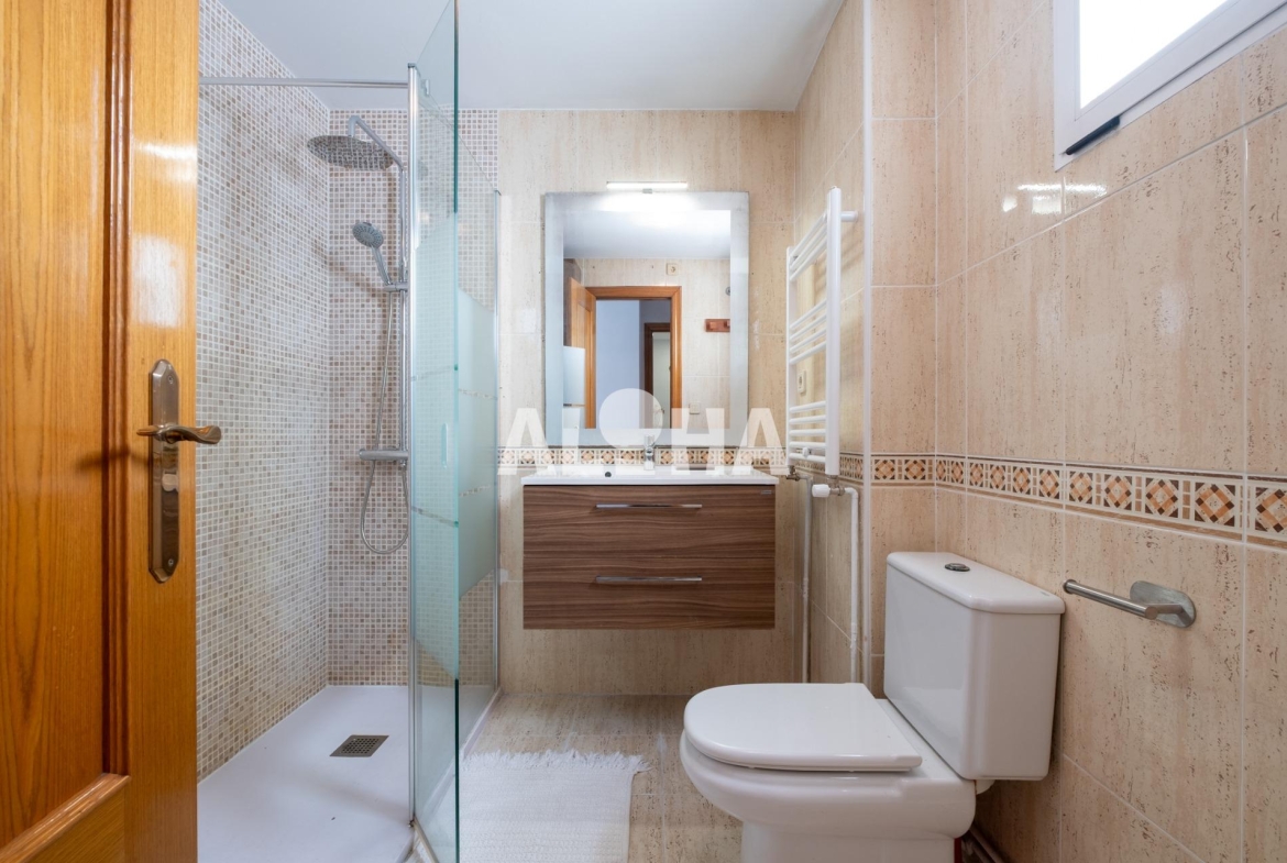 Apartamento en Av.1º de mayo, Alfara del Patriarca – A0169-3